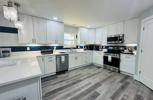 Willoughby Hills House | Spacious Relaxing Luxury 4-5BR Near DT Willoughby, Cleveland, & Lake Erie