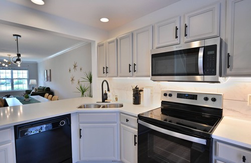 Greensboro House | Spacious Renovated 3bedroom w/WiFi and Near PTI Airport in tranquil Greensboro