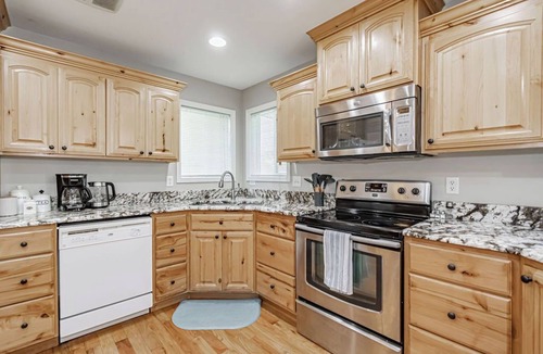 Idaho Falls House | Spacious Retreat: Hot Tub, Game Room & Theater!