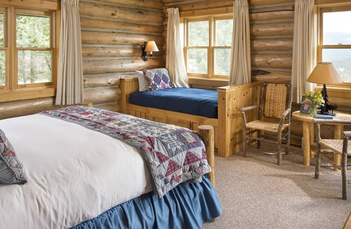 Gallatin Gateway House | Spacious Ridgetop Lodge