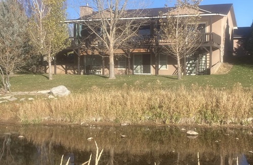 Thermopolis House | Spacious River House minutes to Hot Springs & WY Dino Center
