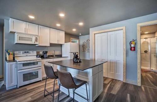 Saratoga Apartment | Spacious Saratoga Condo with Mountain Views!