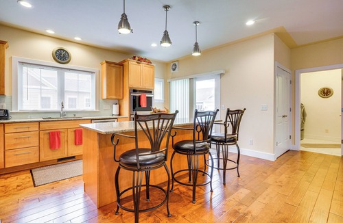 Northeast South Bend House | Spacious South Bend Home - Walk to Notre Dame!