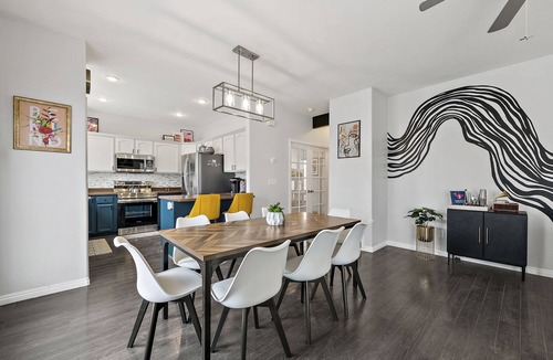 South Jordan House | Spacious, Stylish, & Perfect for Families! Centrally Located Near Everything!