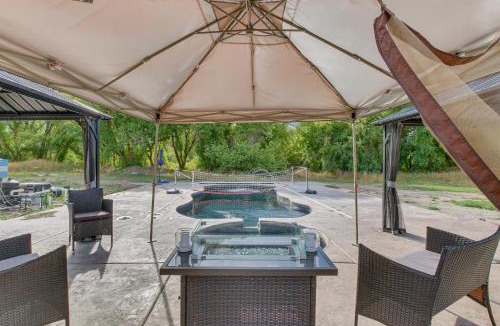 Preston House | Spacious Sugar Creek Lodge on Scenic Cub River!