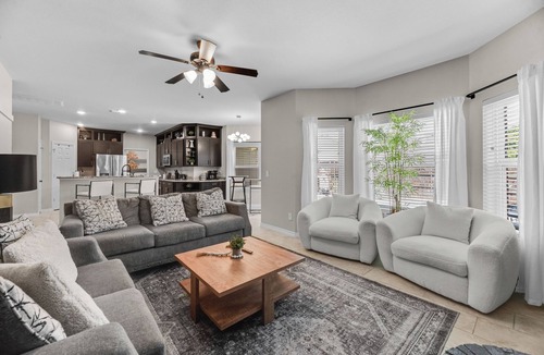 Frisco House | Spacious Unique Luxury Stay | 3BR/2.5BA | Pool + Spa + swan | Sleeps 10+
