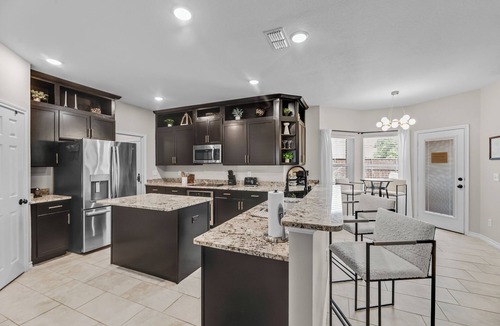Frisco House | Spacious Unique Luxury Stay | 3BR/2.5BA | Pool + Spa + swan | Sleeps 10+