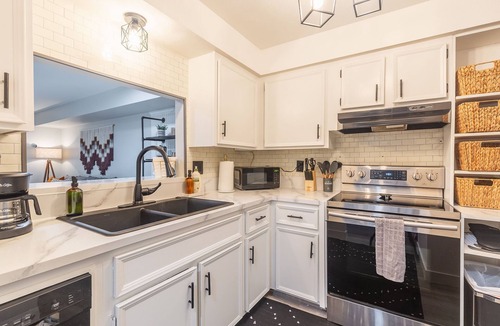 Eagle House | Spacious, Upgraded and Comfortable! Eagle Two Bedroom Retreat!