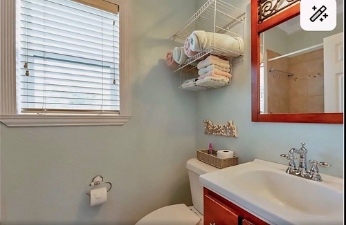 San Jacinto Apartment | Spacious Upstairs Studio with Balcony steps from the beautiful Seawall & Beach