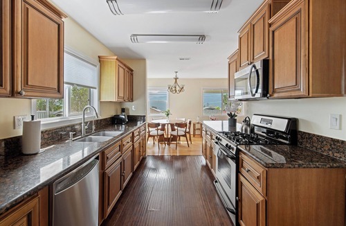 La Crescenta House | Spacious 4-bedroom house in lovely La Crescenta-Montrose