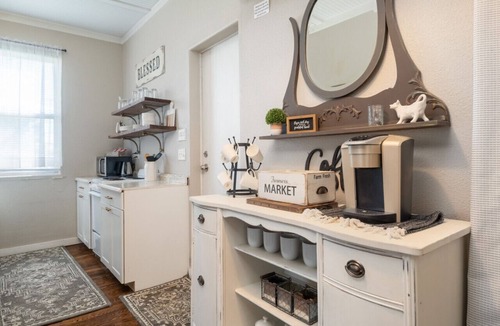 Franklin to the Fort Cottage | Spacious Vintage Home on the Bitterroot Bike Trail