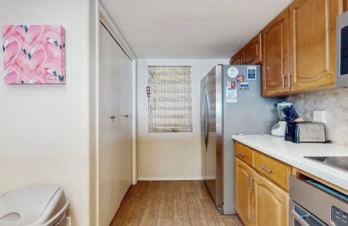 South Padre Island Condo | Spacious, waterfront condo with on-site pool, hot tub, & tennis