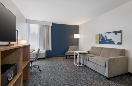 Williamsburg Hotel | Spark by Hilton Williamsburg Historic Area
