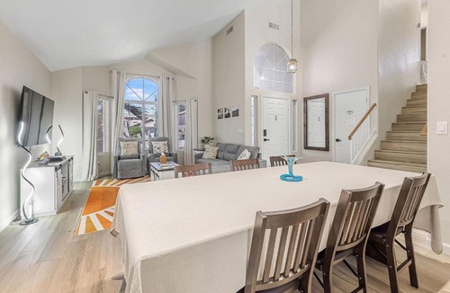 Dave Brown Autumn Hills House | Sparkling SaltwtrPoolSpaFirepitFreeNetflixWiFi