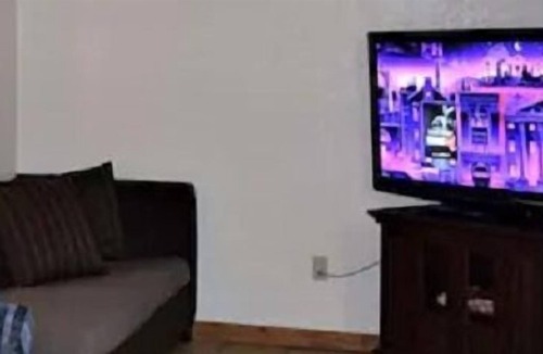 Livingston Apartment | Sparkly Clean - Private - Pets.. -See Our Video-Bison Trail- Livingston, Montana