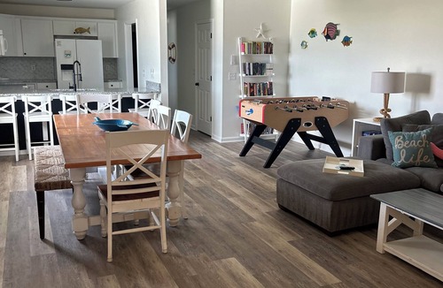 Surf City House | Special Rates for June 2026! Completely remodeled beachfront home.
