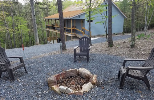 Berkeley Springs Cabin | Spectacular couples retreat, private wooded location, pet friendly, WiFi