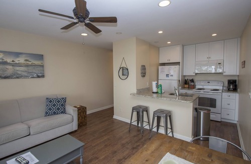 Hilton Head Island Condo | Spectacular Oceanfront, Top Floor, 1 BR, 1 BA, steps from the beach!