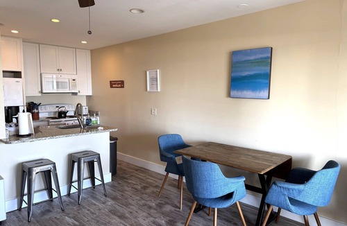 Hilton Head Island Condo | Spectacular Oceanfront, Top Floor, 1 BR, 1 BA, steps from the beach!