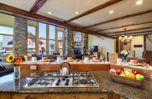 Big Sky House | Spectacular Townhome nestled in Mountain Village, ski in/ski out