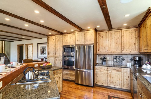 Big Sky House | Spectacular Townhome nestled in Mountain Village, ski in/ski out