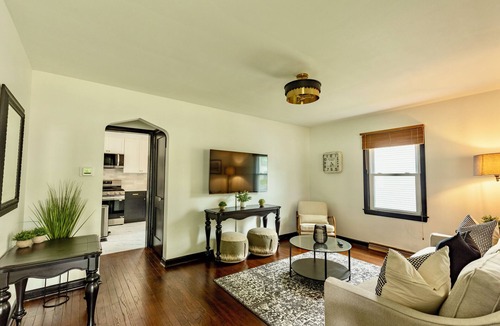 Speedway House | Speedway "Finish Line" House