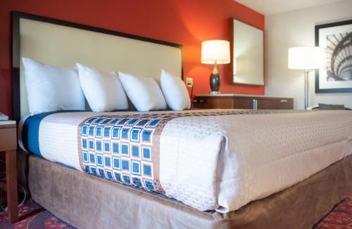 Spencer Hotel | Spencer Inn & Suites