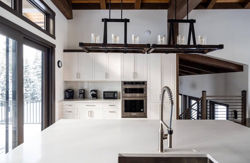 Spanish Peaks House | Spend Holidays in Big Sky! Spanish Peaks Home with Sweeping Views and Hot Tub!
