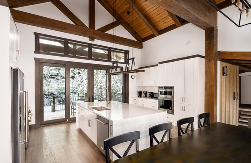 Spanish Peaks House | Spend Holidays in Big Sky! Spanish Peaks Home with Sweeping Views and Hot Tub!