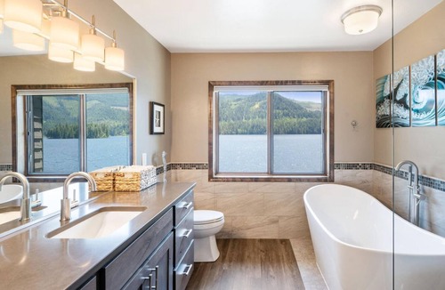 Kootenai County House | Spirit Lake House...
