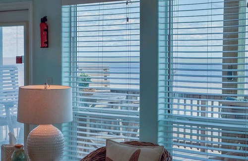 Port Bolivar House | Splash Spacious 3BD 3bath Beachfront! Steps to Beach!