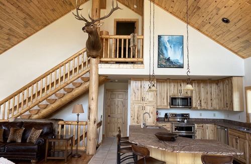 Clyde Park Cabin | Spring Creek Lodge near Yellowstone National Park
