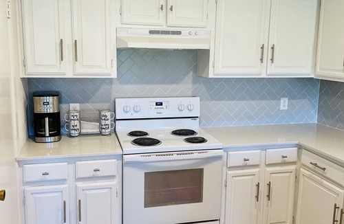 Point Venture House | Spring special, sleeps 15+, Spacious and Dog Friendly!