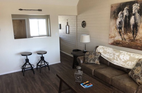 Alhambra Condo | Spring Training - Golf - Hiking - Updated Condo - Weekly/Monthly Availability