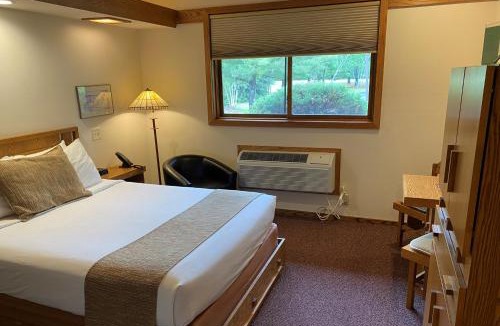 Arena Hotel | Spring Valley Inn
