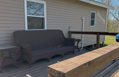 Buckingham Cabin | Spruce Cabin - Lake Views & Pet Friendly