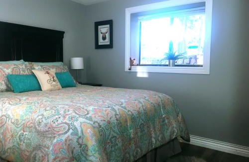 Sandy Apartment | Spruce Moose Mtn Retreat w Sauna 11 Miles to World Class Ski