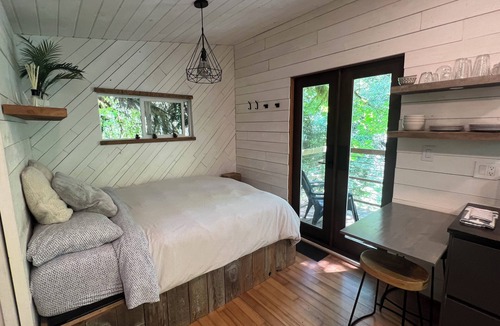 Upper Squamish Cabin | Squamish Tree House