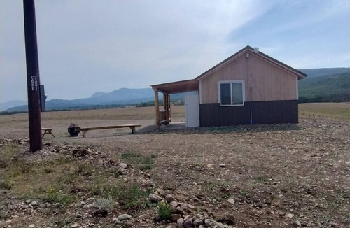 Babb Cabin | St. Mary, Many Glacier, Waterton area cabin