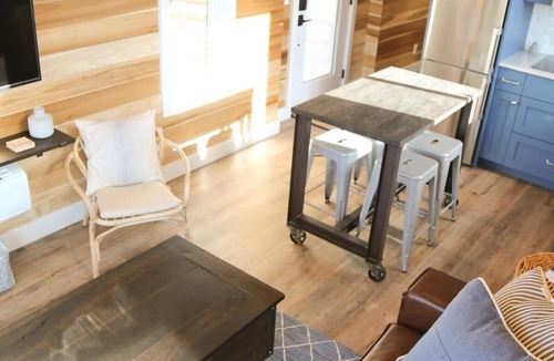 Escalante Apartment | Star Lily: hillside tiny home with fire‑pit