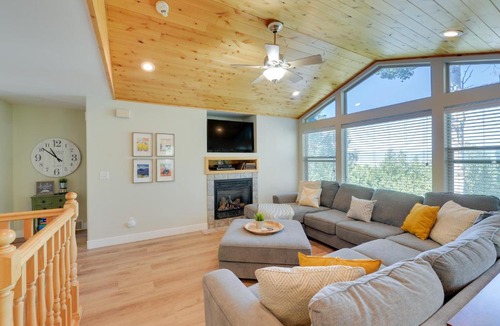 Star Valley Ranch House | Star Valley Ranch Cabin Rental with Private Hot Tub!