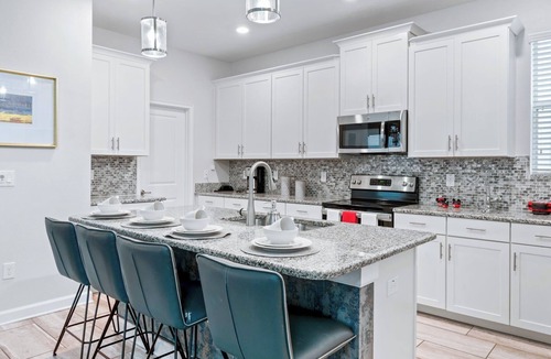 Bay Lake House | Star Wars Themed Games Room-Wizardry Themed Bedroom-Storey Lake -Amenities Incl.