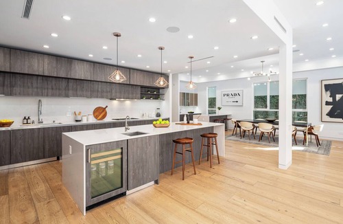 Beverly Hills Villa | Stark Villas by LuxJB 🏆 12 Bedroom Retreat 🏆 2 Villas 2-minutes walk apart