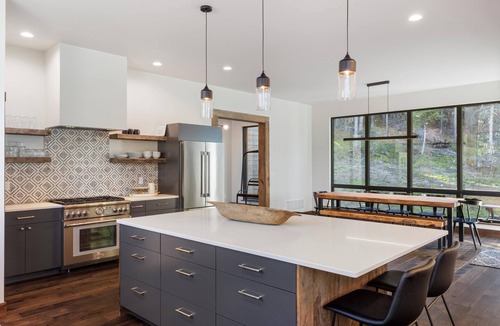 Bozeman Ski Chalet | Start Booking For Ski Season! nPine & Powder Ski House at Bridger Bowl