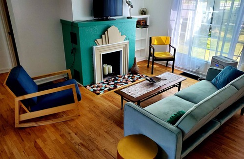 Coeur d'Alene House | Stay in a Castle! Downtown! Best location! FREE Bikes & Kayak! 2024 Renovation!