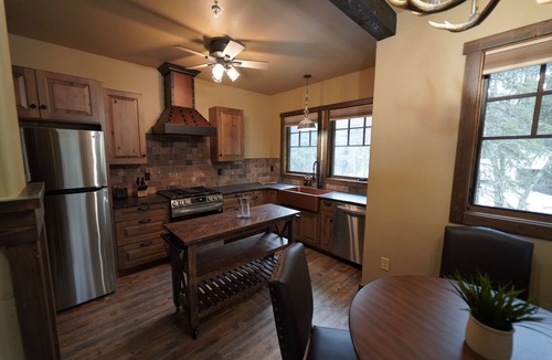 Agpar Apartment | Stay in Glacier National Park @ Apgar Lookout Retreat, Suite 1