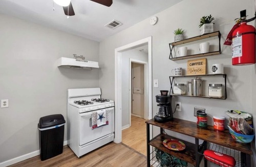 Central Arlington House | Stay in the Heart of Arlington's Entertainment District
