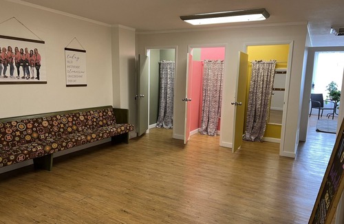 Salina House | *STAY & PLAY* 5000 sq. Gym, Custom Master & Loft!