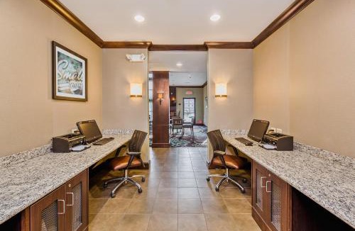 Bismarck Hotel | Staybridge Suites Bismarck by IHG