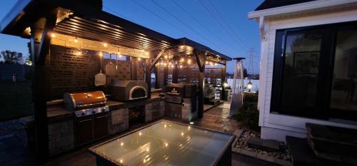 Palmer House | Staycation Oasis! a unique Experience! Heated pool open until November 1st
